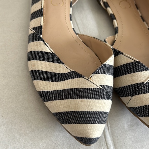 BCBG Paris Annya Flat Navy and White Nautical Stripe Size: 6.5M (36.5) - Picture 5 of 11